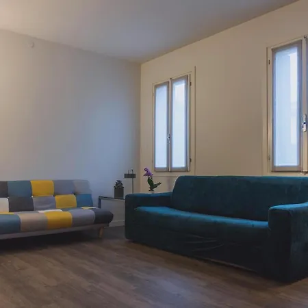 Duplex A Due Passi Dal Centro تريفيزو